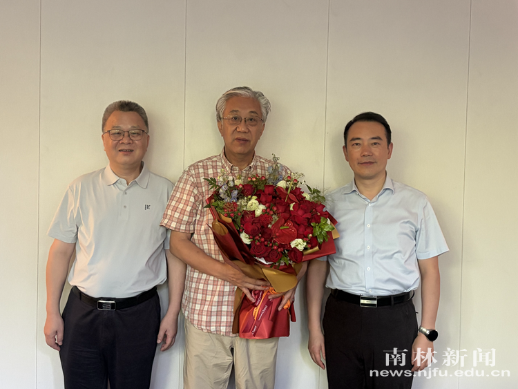 校党委书记孙爱武走访看望院士及在宁老领导
